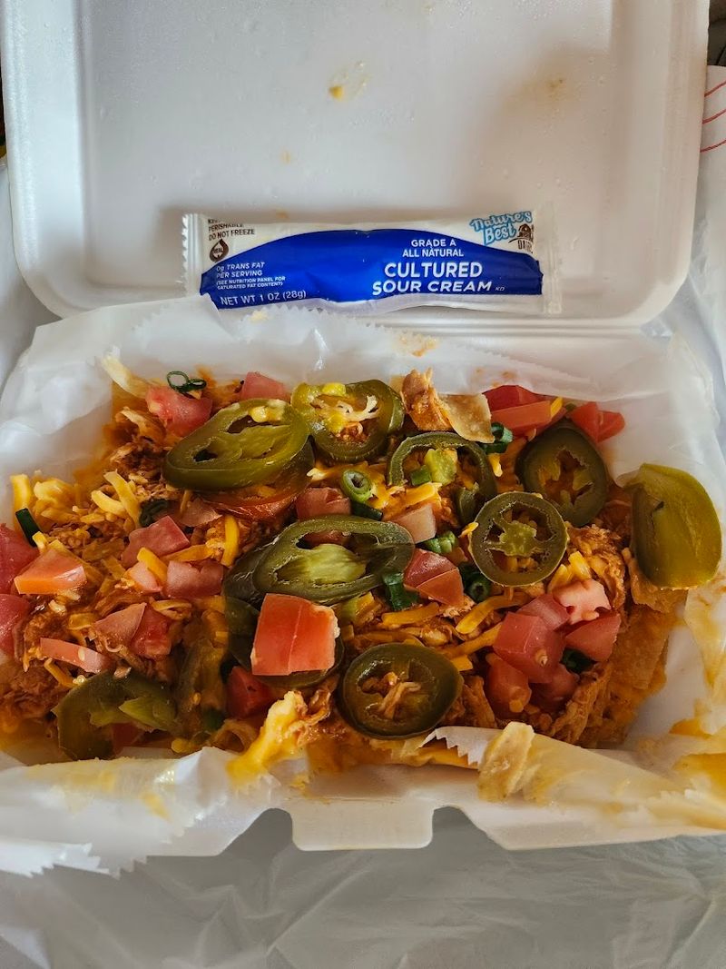 Chicken Nachos With a Crowd-Pleasing Twist Chicken Nachos With a Crowd-Pleasing Twist
