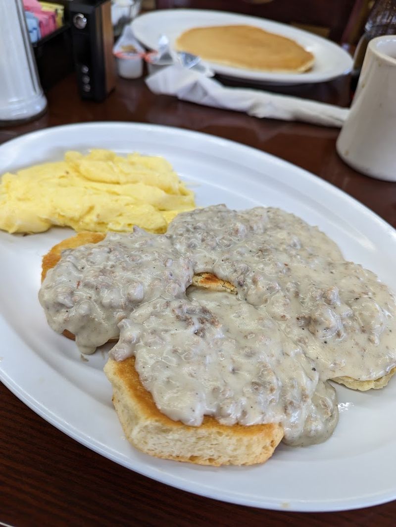Classic Biscuits and Gravy With a Devoted Fan Base Classic Biscuits and Gravy With a Devoted Fan Base