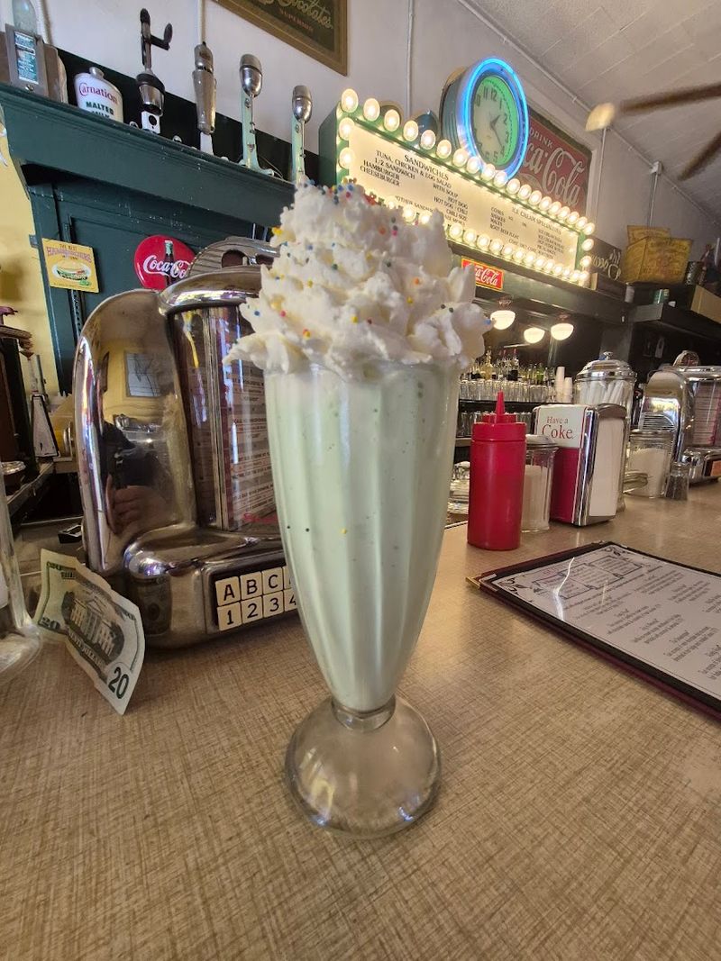 Classic Milkshakes Made With Machines From the 1940s