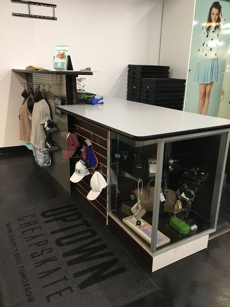 Clean, Comfortable Fitting Rooms That Actually Work