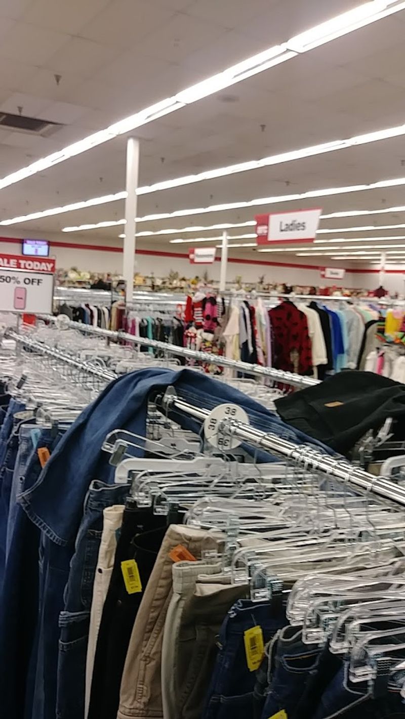 Clothing Deals That Keep Shoppers Coming Back Clothing Deals That Keep Shoppers Coming Back