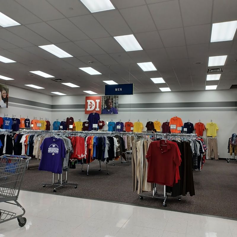 Clothing Organized by Color Makes Shopping a Breeze
