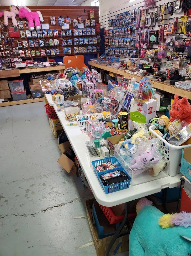 Coins, Jewelry, and Collectibles Draw Serious Hunters