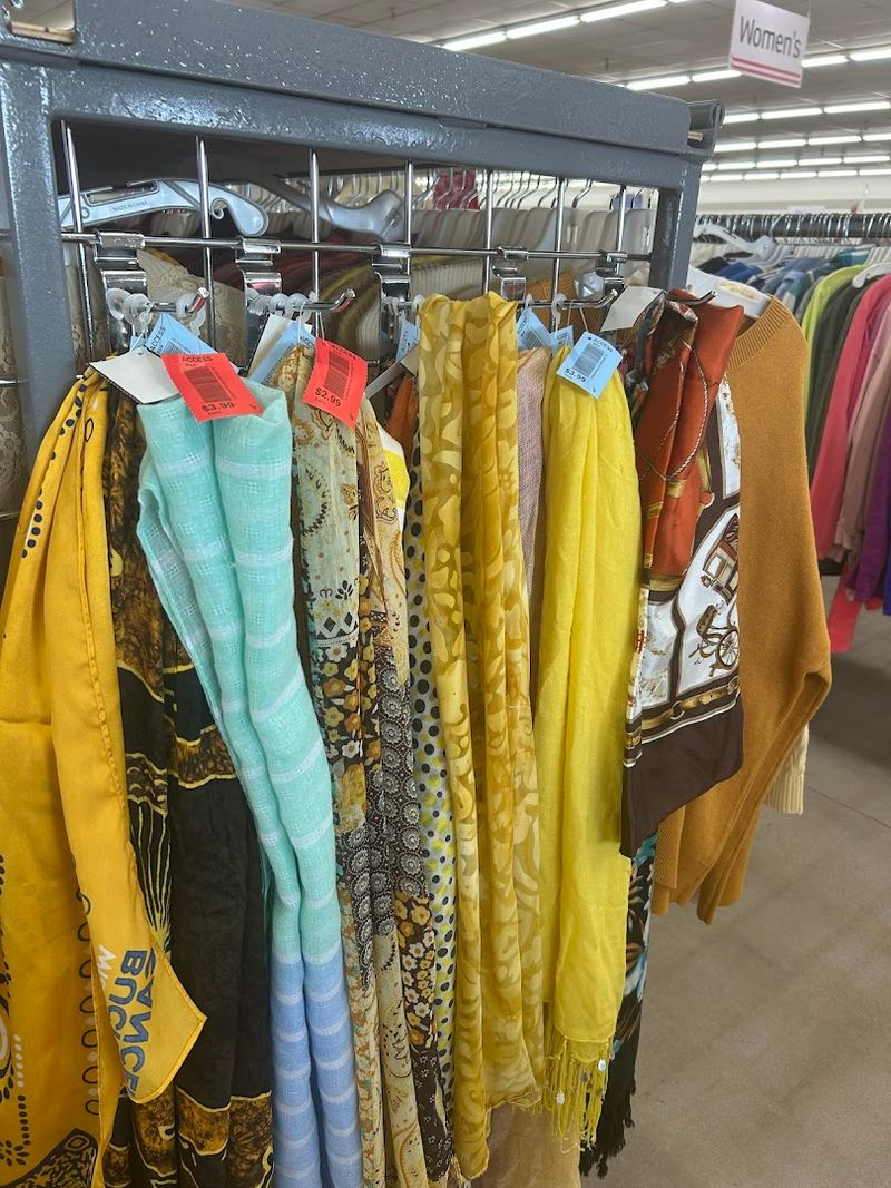 Color-Tagged Discounts That Reward Patient Shoppers