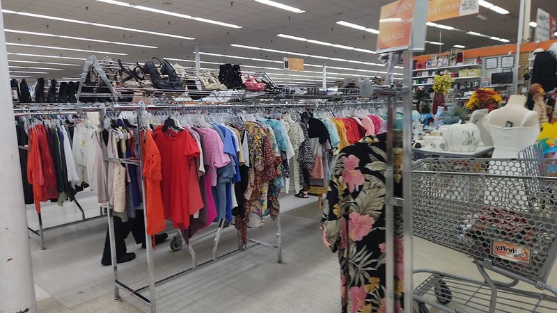 Color-of-the-Week Discounts Make Every Visit Exciting
