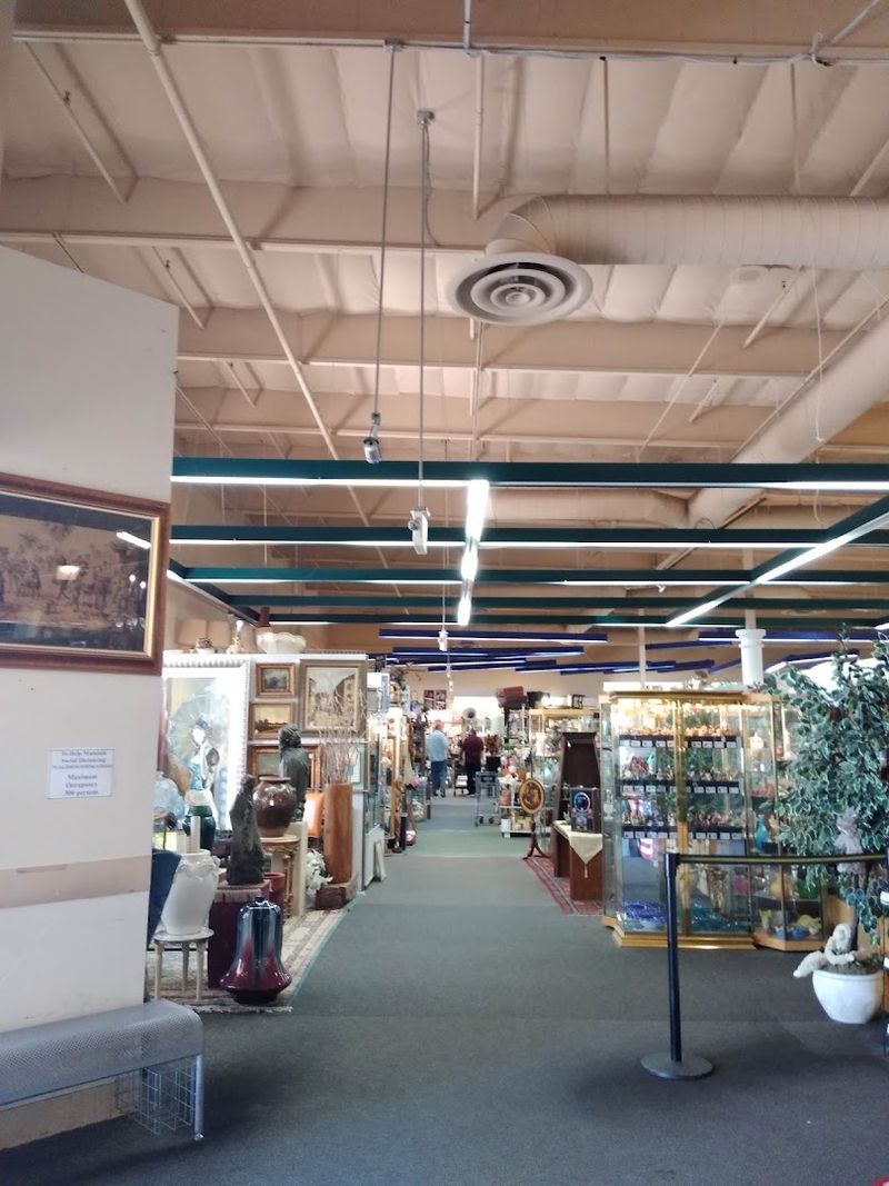 Comfortable Amenities for a Long Shopping Session
