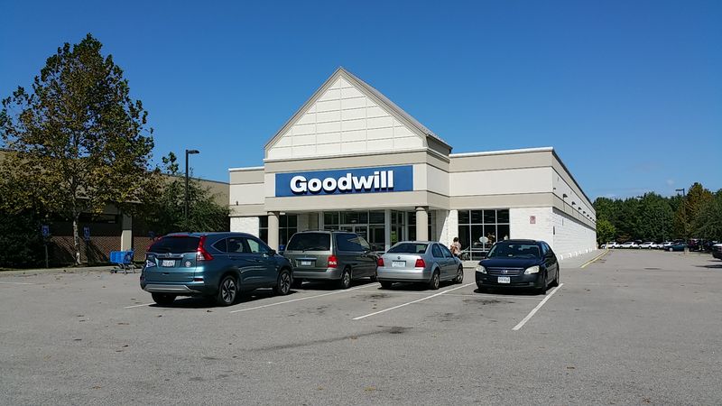 Convenient Hours and Easy Donation Drop-Off