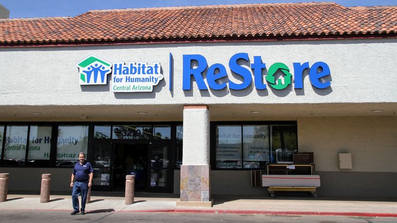 Convenient Hours and an Easy-to-Find Location Convenient Hours and an Easy-to-Find Location