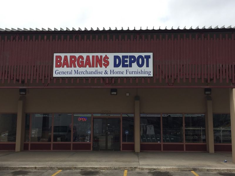 Convenient Location With Plenty of Parking