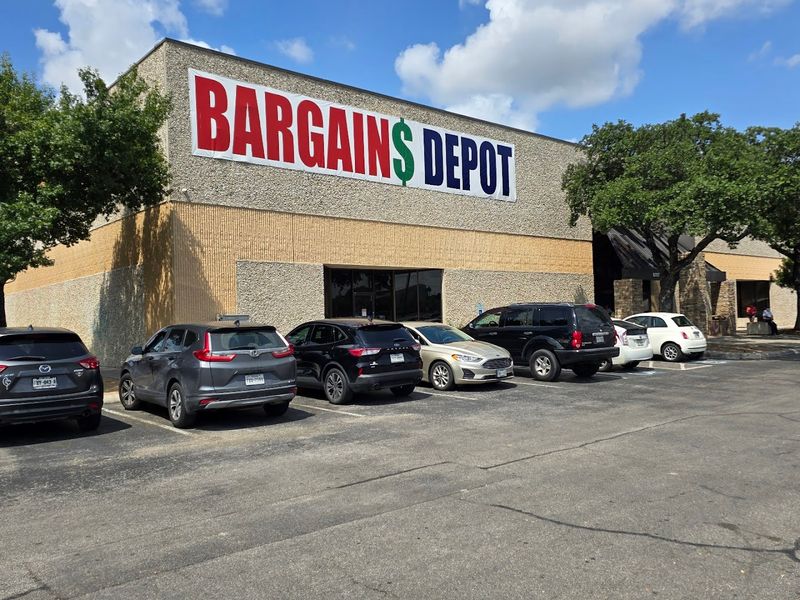 Convenient Location on Northwest Loop 410