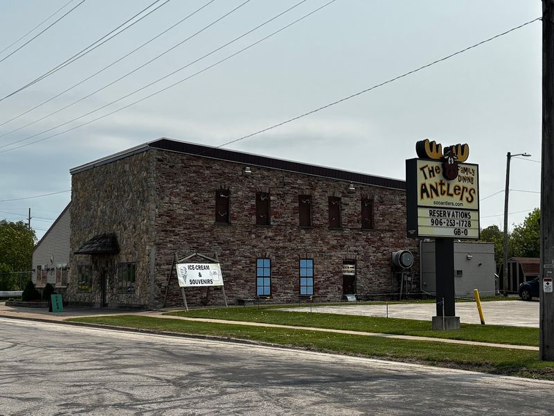 Conveniently Located Near the Famous Soo Locks Conveniently Located Near the Famous Soo Locks