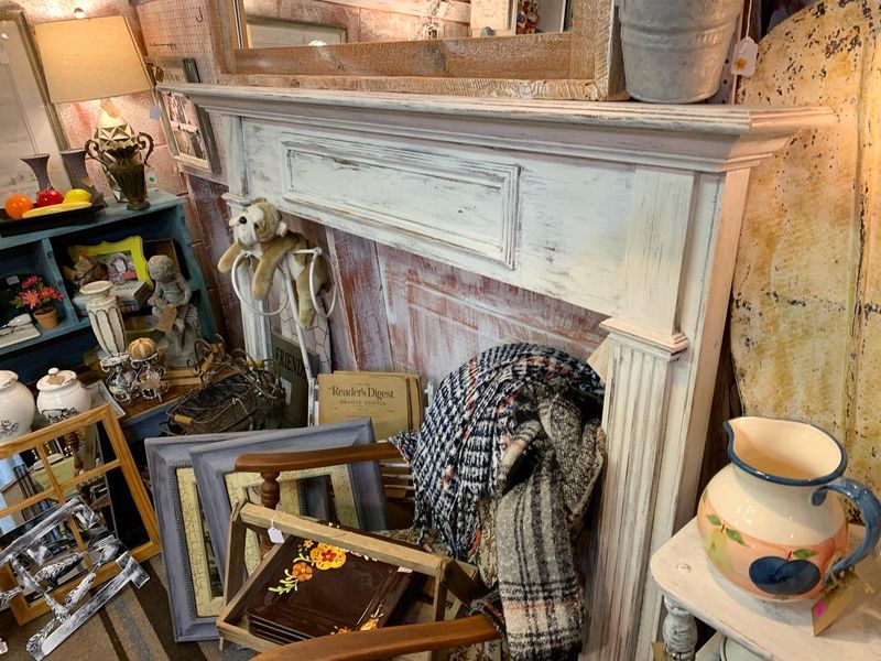 Conveniently Located in Downtown Dickson With Easy Hours
