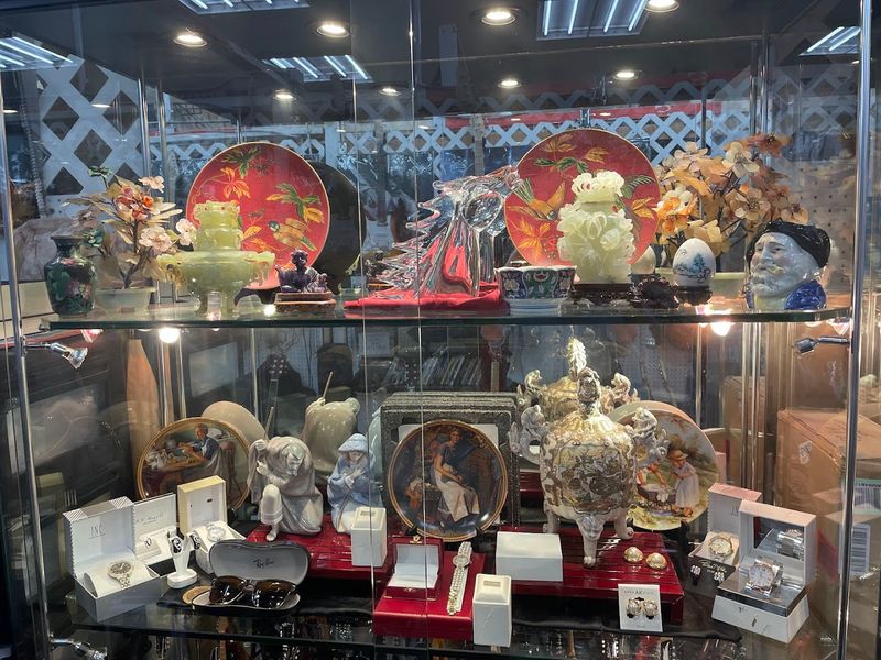Cool Knives and Unique Collectibles