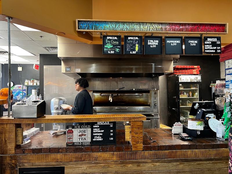 Counter Service That Keeps Things Moving Fast