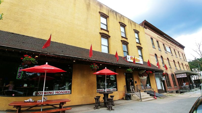 Cozy Local Dining and Farm-to-Table Flavors