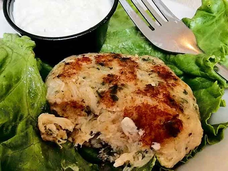 Crab Cakes That Deserve Their Own Fan Club