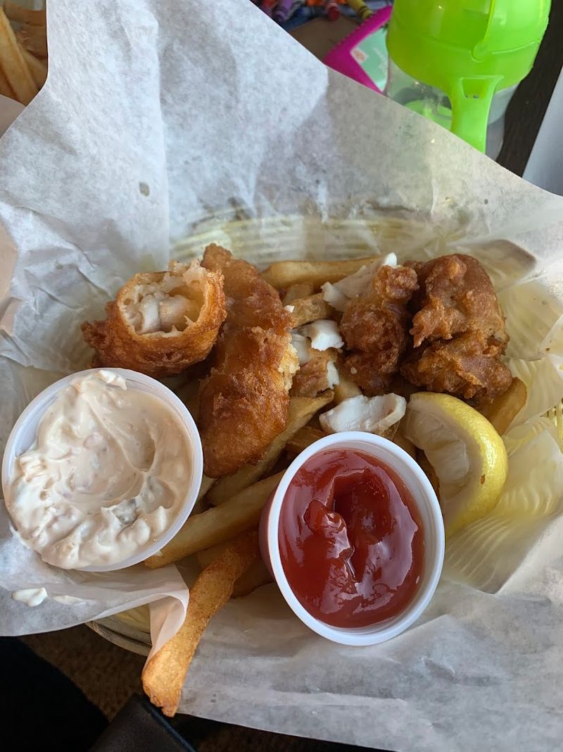 Crab Cakes Worth a Detour