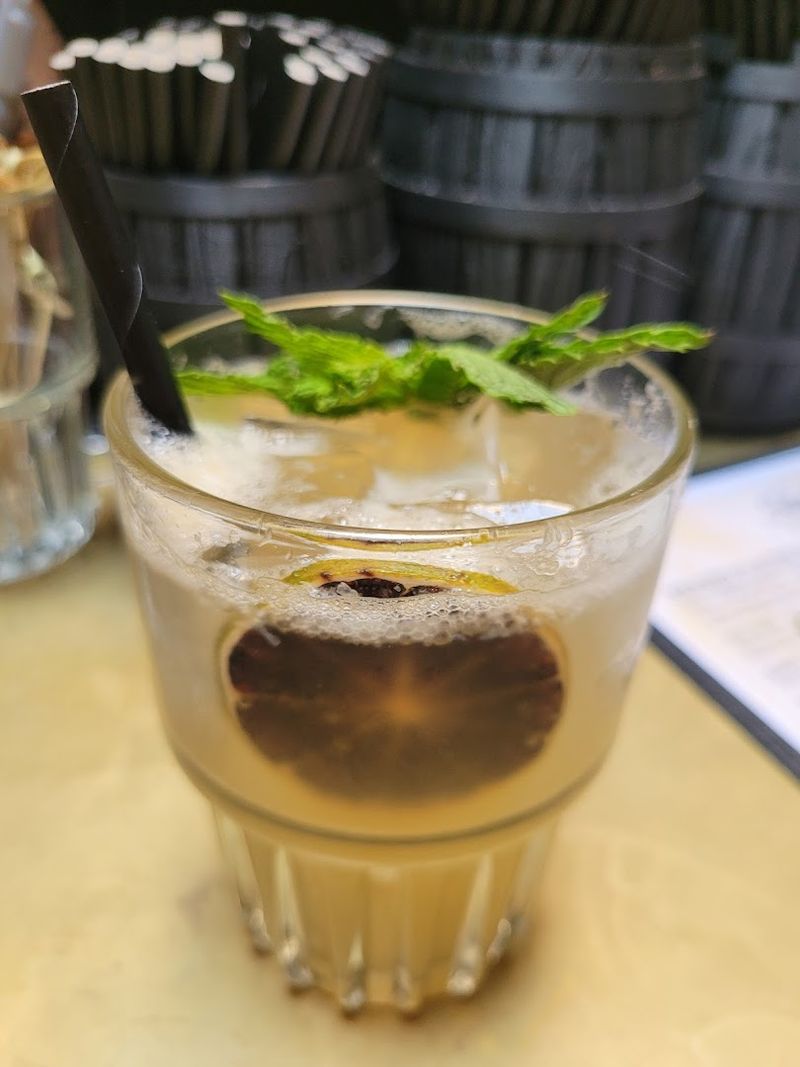 Craft Cocktails That Are Taken Very Seriously Craft Cocktails That Are Taken Very Seriously
