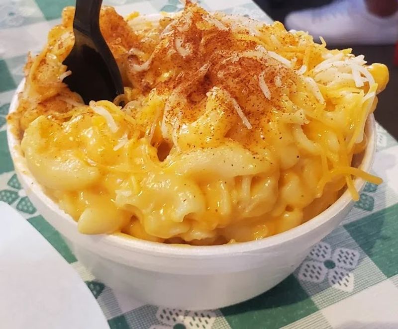Creamy Mac and Cheese That Steals the Show