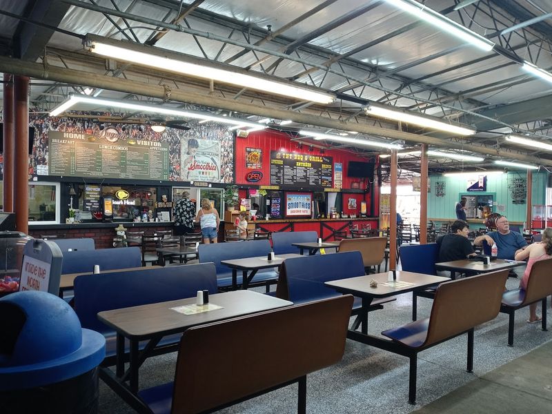 Delicious Food Courts With Plenty of Options Delicious Food Courts With Plenty of Options