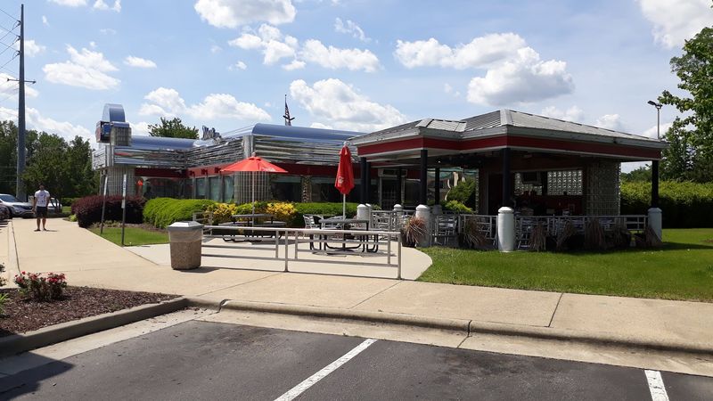 Dining Out Without Draining Your Wallet