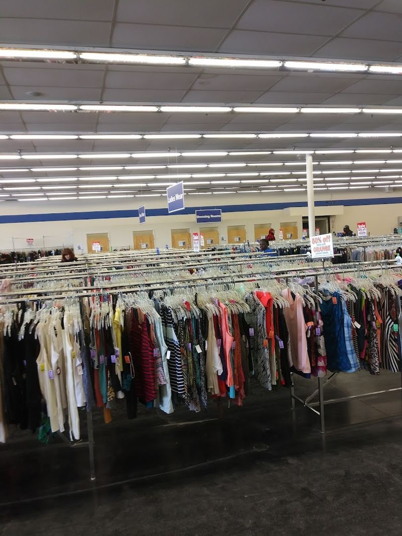 Dollar Day Sales That Serious Thrifters Live For Dollar Day Sales That Serious Thrifters Live For