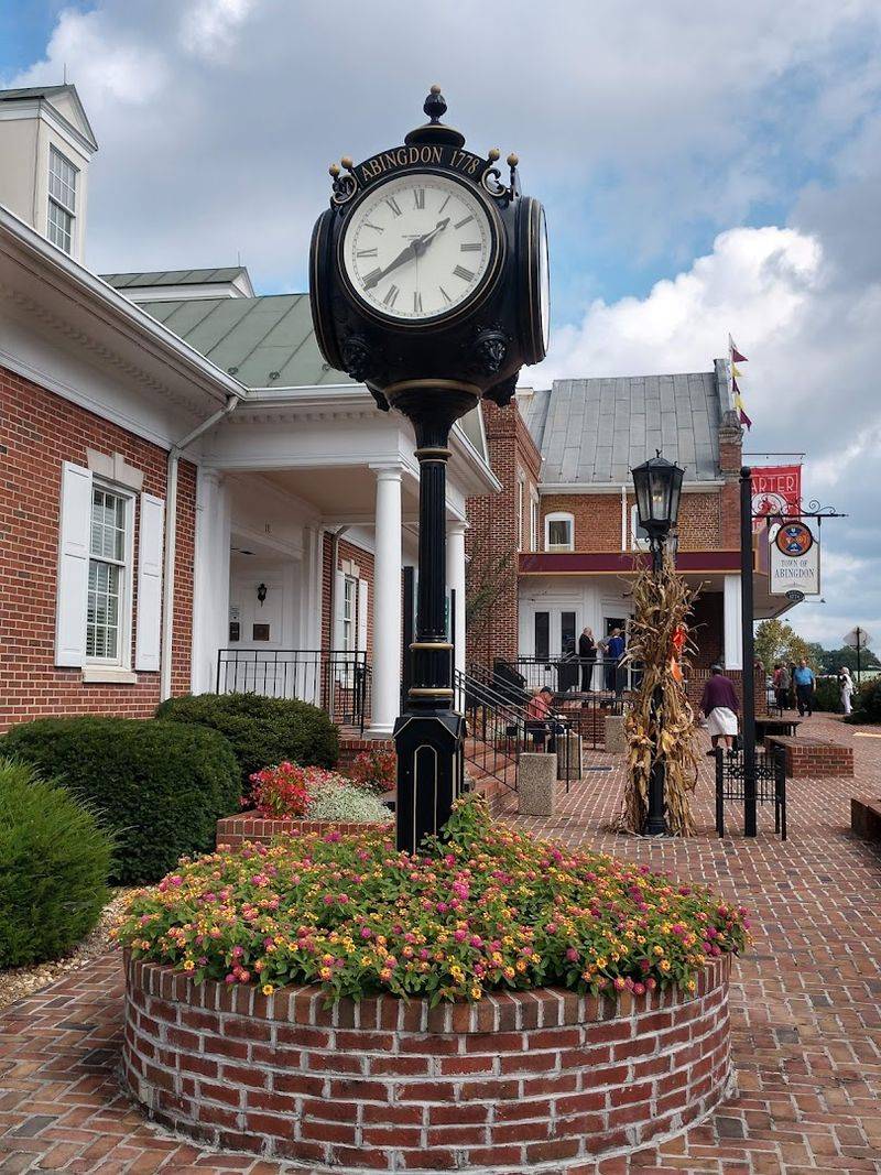 Downtown Abingdon Is a Living, Breathing Historic District