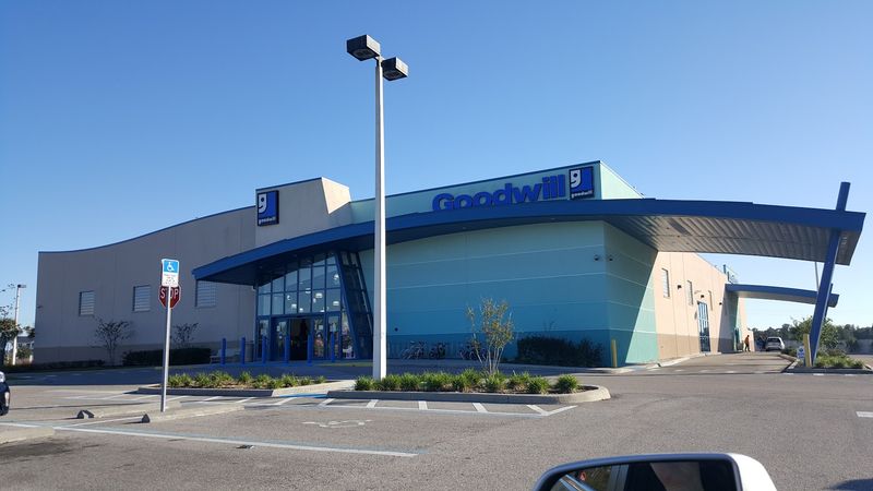 Drive-Thru Donation Drop-Off Makes Giving Back Easy