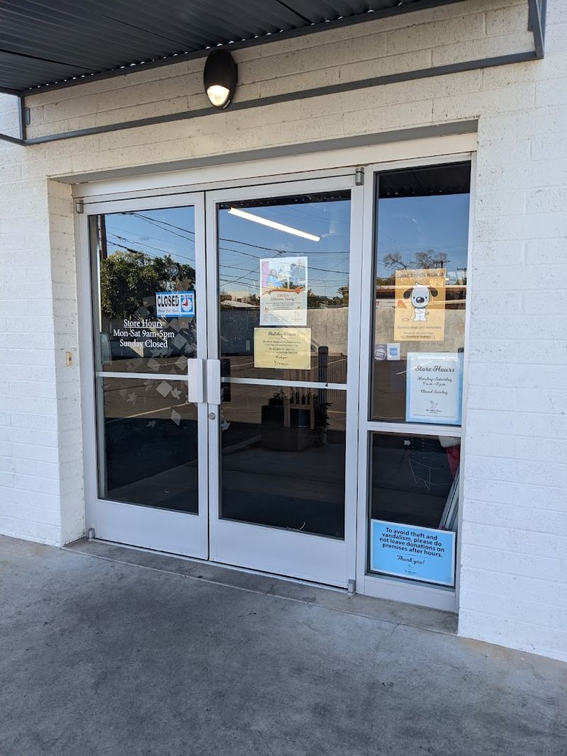 Easy Donation Drop-Off Right at the Entrance