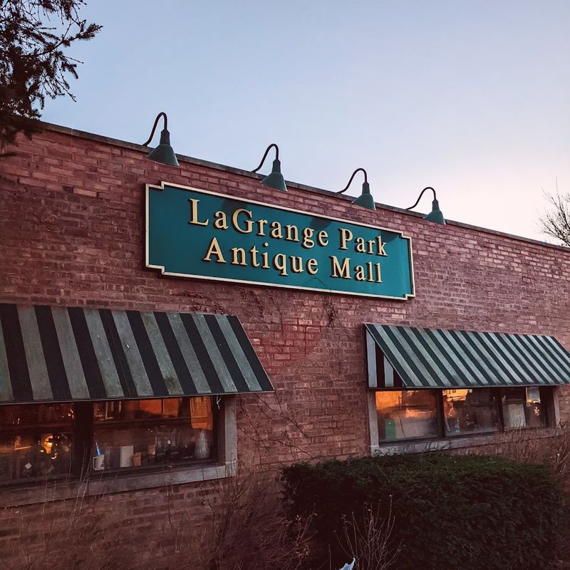 Easy to Find With Plenty of Parking