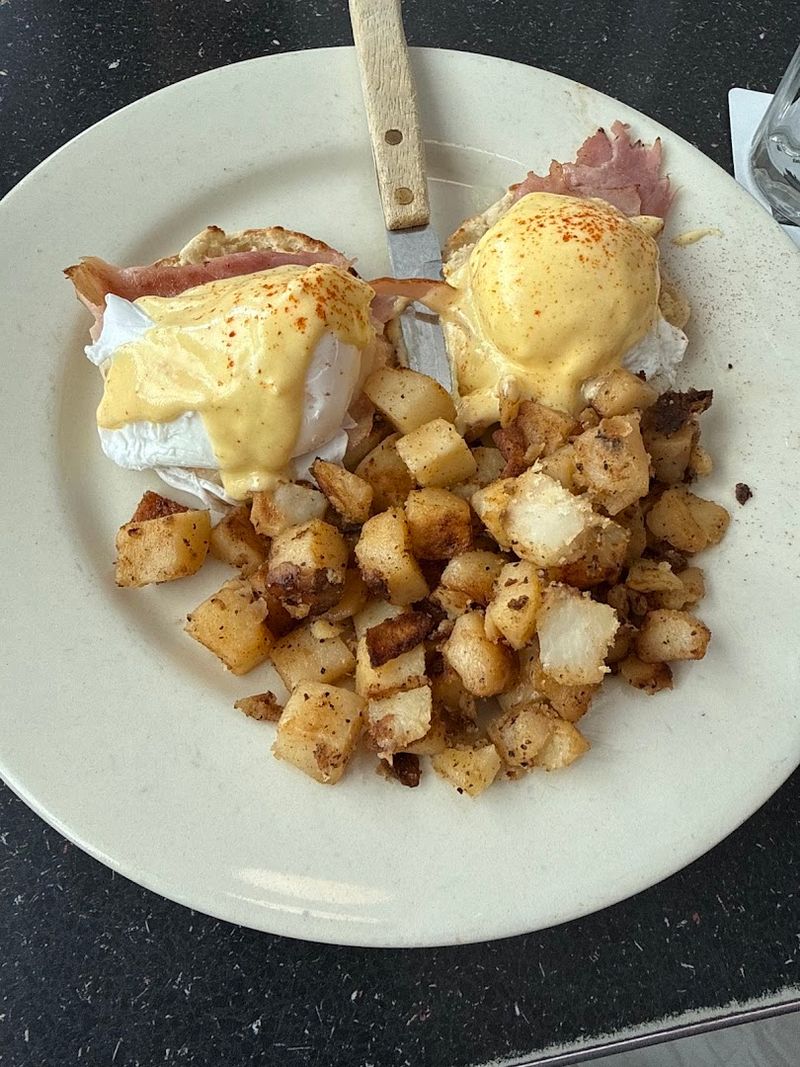 Eggs Benedict Done With Southern Care Eggs Benedict Done With Southern Care