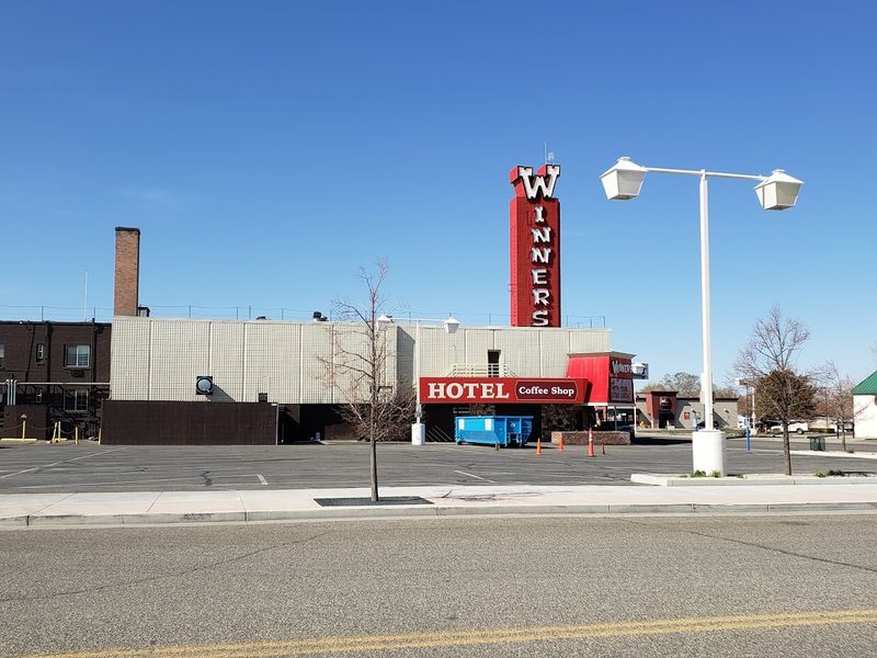 Entertainment and Leisure Without the Big-City Price Tag Entertainment and Leisure Without the Big-City Price Tag