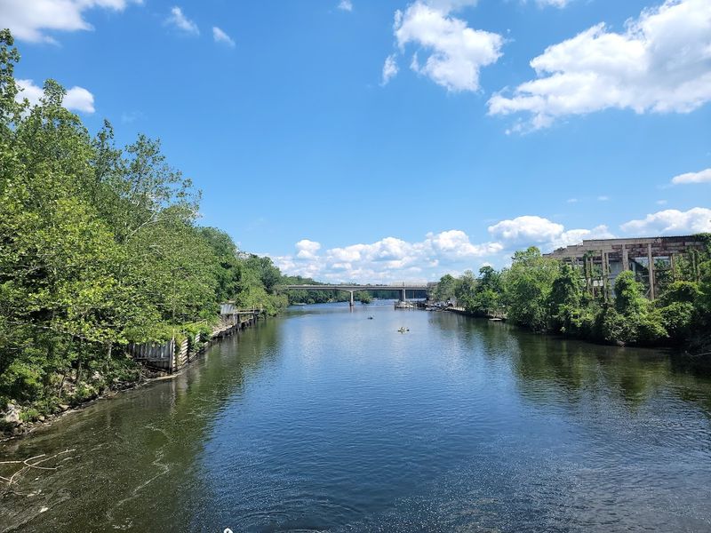 Explore the Occoquan River Waterfront Explore the Occoquan River Waterfront