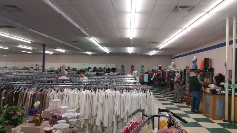 Extended Weekday Hours for Busy Shoppers