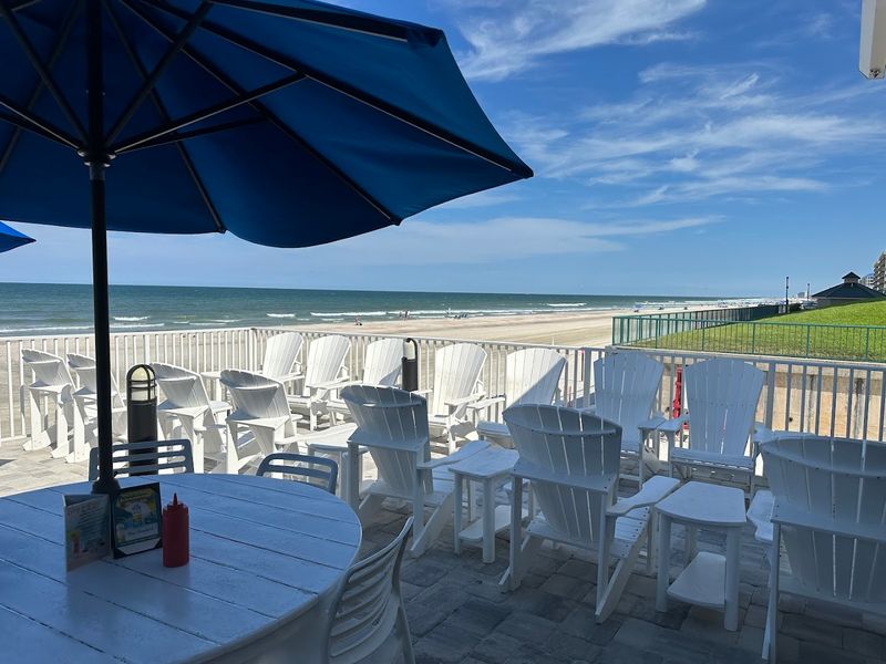 Family-Friendly Atmosphere with Games and Beach Access
