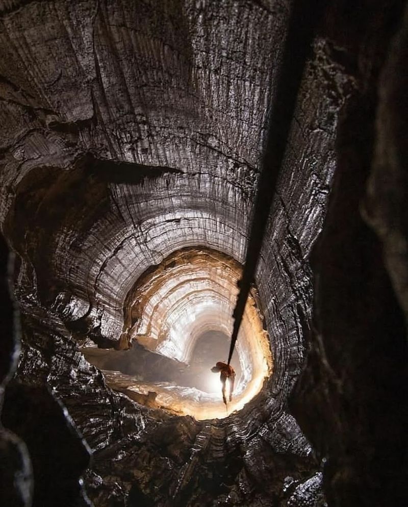 Fantastic Pit: The Underground Abyss That Defies Belief