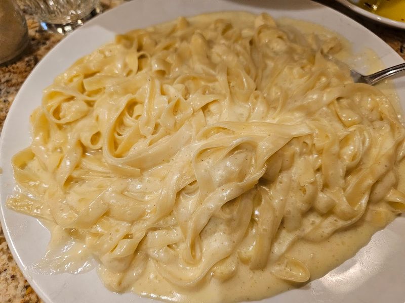 Fettuccine Alfredo So Creamy It Feels Like a Hug Fettuccine Alfredo So Creamy It Feels Like a Hug