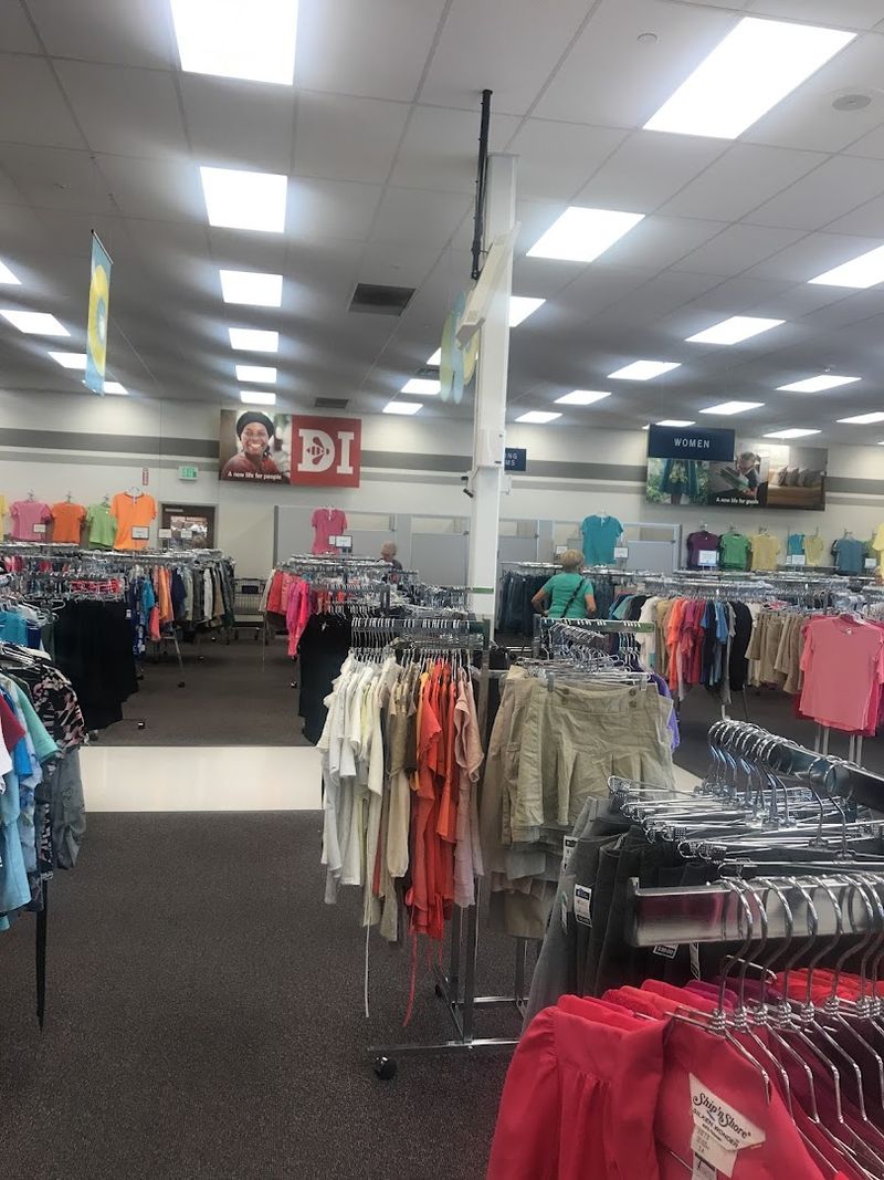 Fitting Rooms Make Clothes Shopping Stress-Free