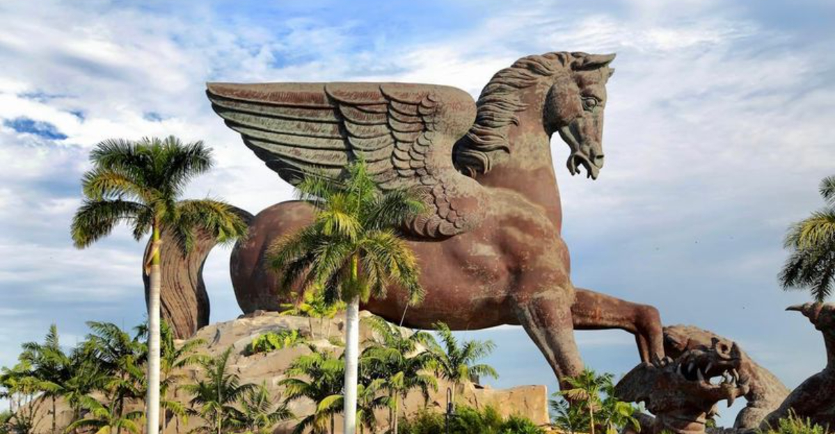 Florida Is Home To The Third Tallest Statue In America And Its An Unforgettable Roadside Sight