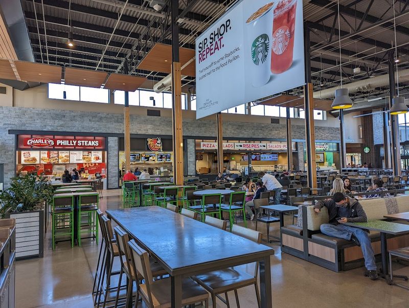 Food Hall With Hot, Fresh Options for Every Appetite