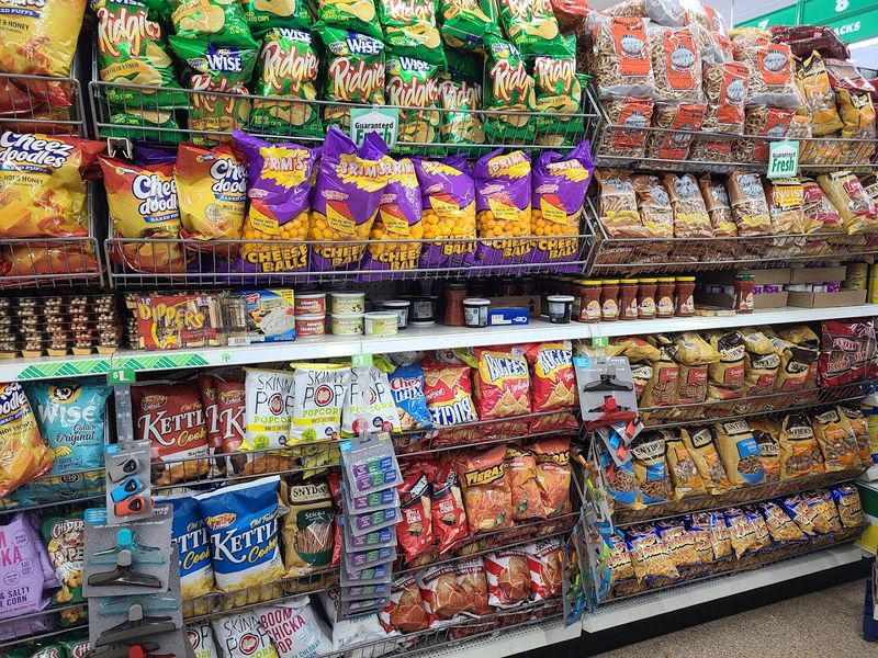 Food and Snacks That Keep Your Wallet Happy on Vacation