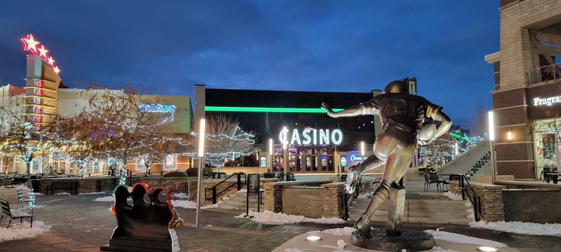 Fountains and Fire Pits That Make Shopping Feel Like a Resort