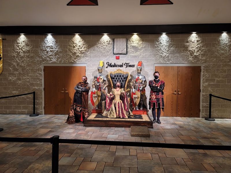 Free Photo Opportunities With the Royal Court