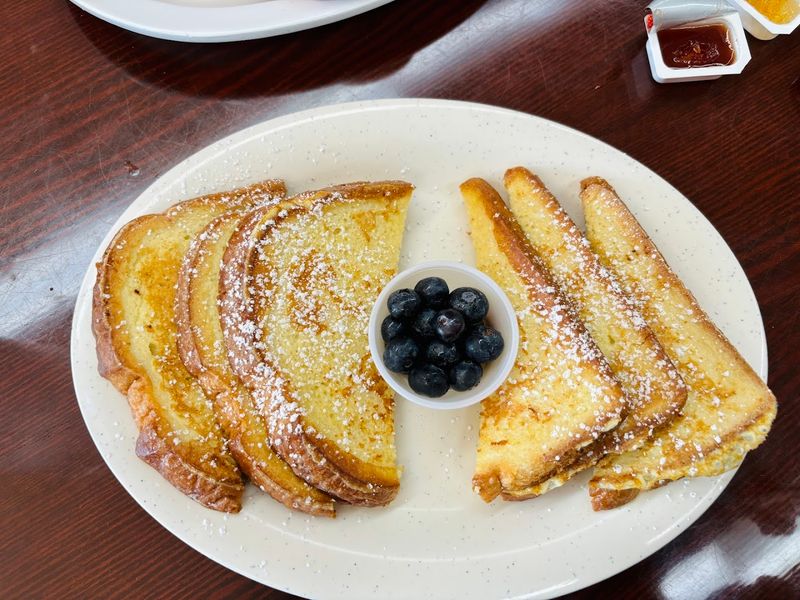 French Toast and Veggie Omelets for the Non-Meat Crowd French Toast and Veggie Omelets for the Non-Meat Crowd