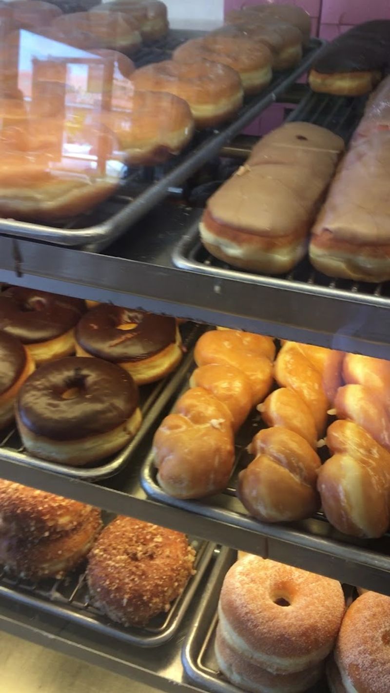 Fresh-Baked Donuts That Actually Taste Fresh
