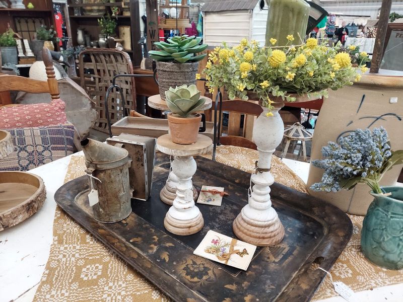 Fresh Flowers and Seasonal Plants Make Every Visit Feel Festive