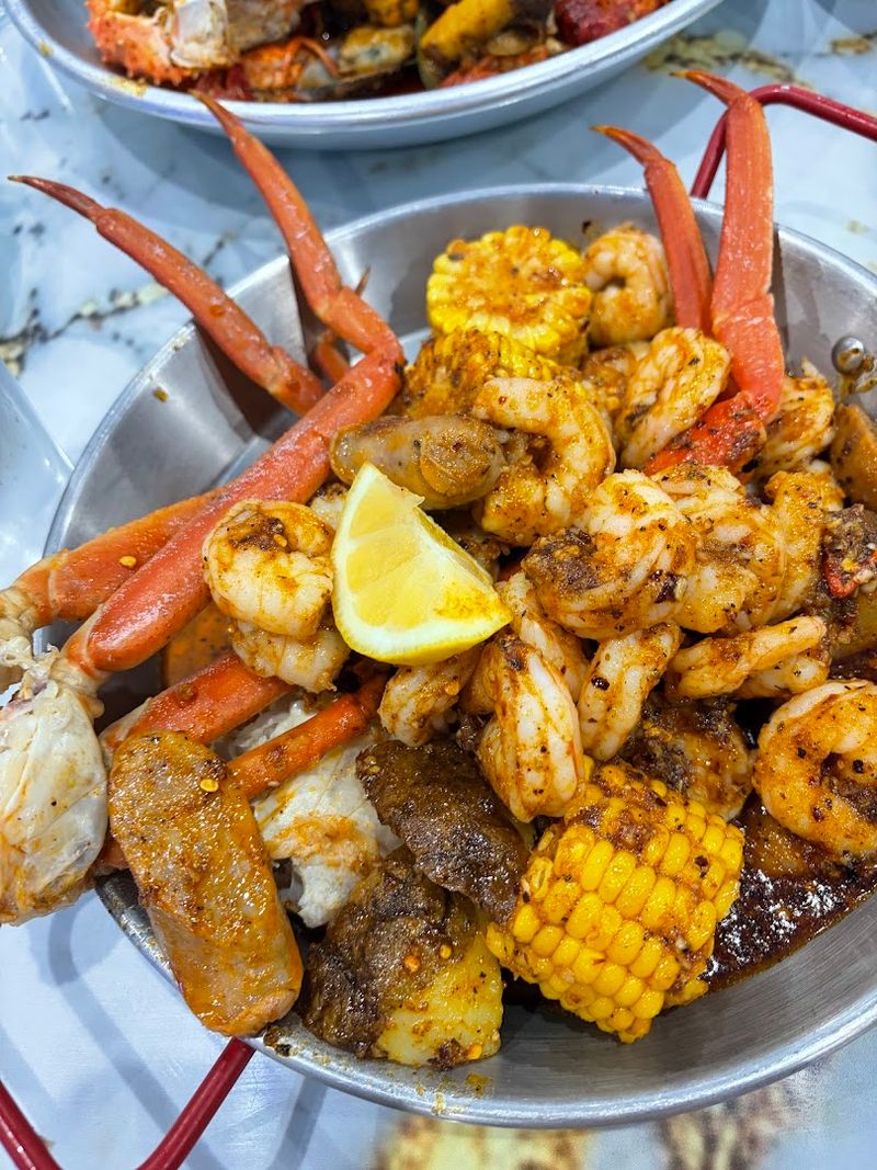 Fresh Seafood Boils With Cajun Seasoning