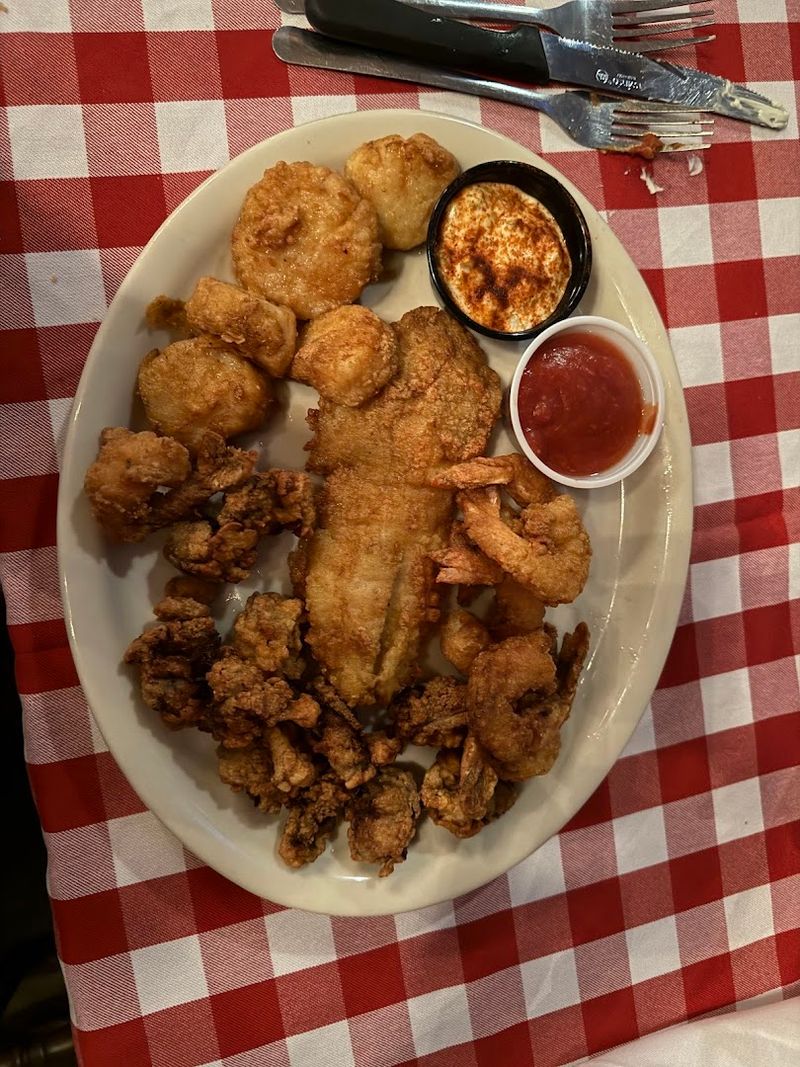Fresh Seafood That Rivals the Best Coastal Restaurants
