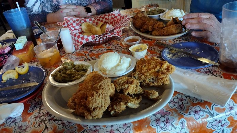 Fried Chicken That Keeps People Coming Back for Decades
