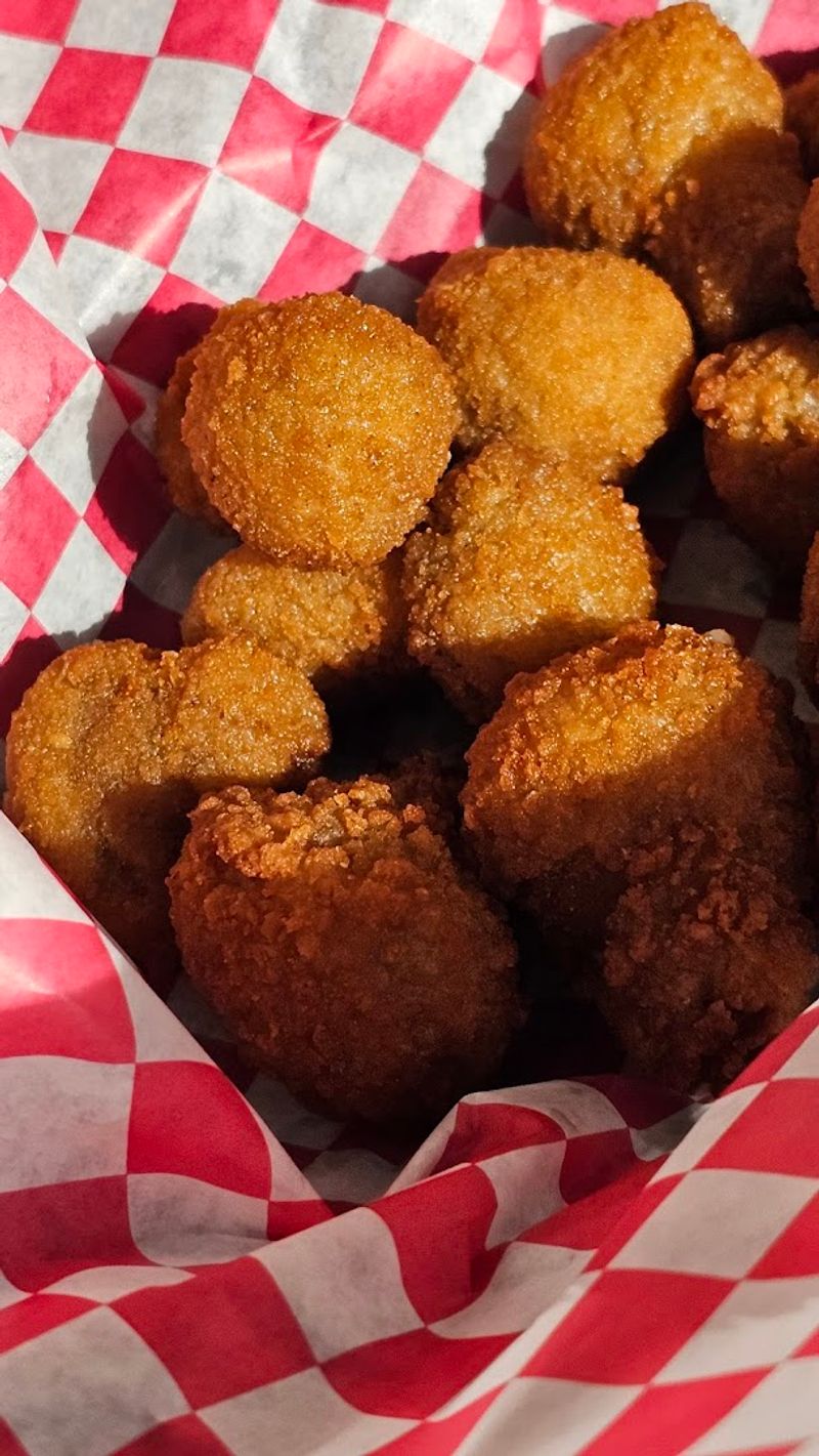 Fried Mushrooms With Seriously Good Sauce